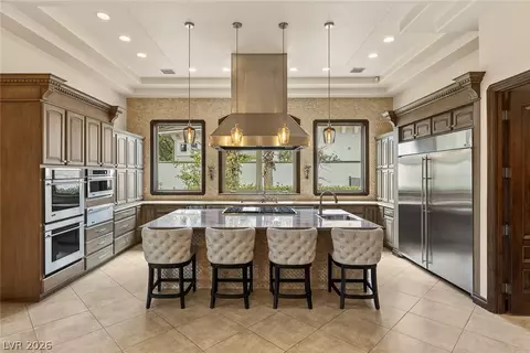 9325 Canyon Classic Dr, Las Vegas, NV 89144