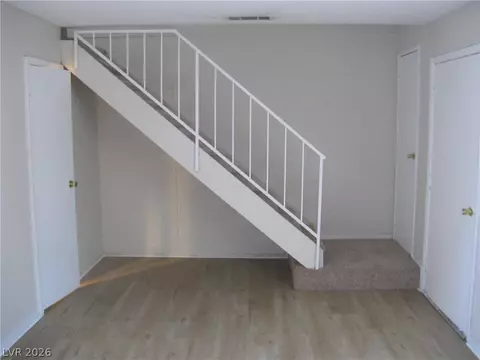 5052 Mountain Vista St, Las Vegas, NV 89120