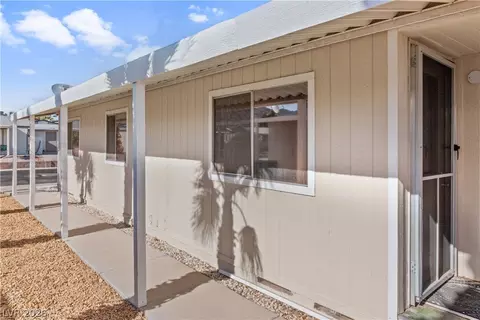 1671 Granada St, Laughlin, NV 89029 photo 4