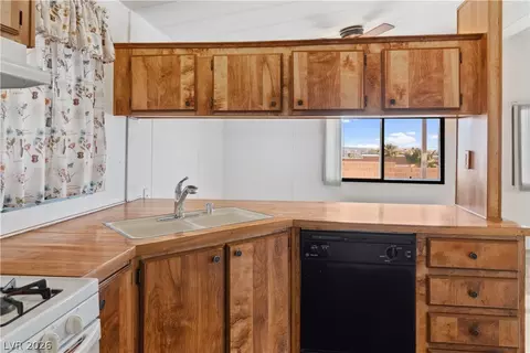 1671 Granada St, Laughlin, NV 89029 photo 13