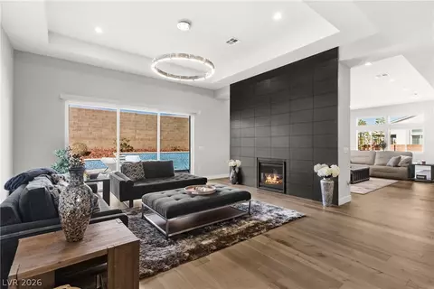 8811 Italian Trotter Ct, Las Vegas, NV 89113