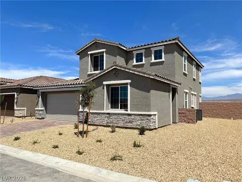 5688 E Badlands Ln, Pahrump, NV 89061