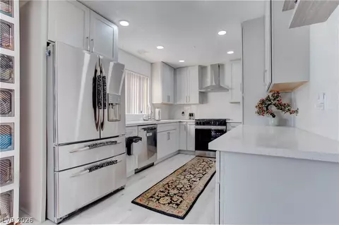 4206 Sandcastle Dr, Las Vegas, NV 89147