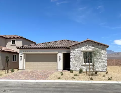 5720 E Badlands Ln, Pahrump, NV 89061