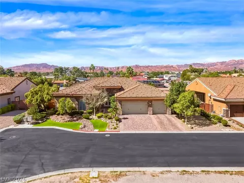 7171 Crowntop Cir, Las Vegas, NV 89118