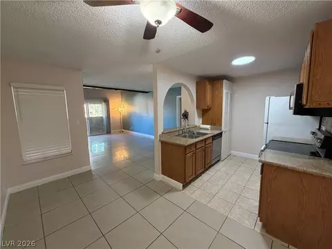 1515 E Reno Ave #201, Las Vegas, NV 89119