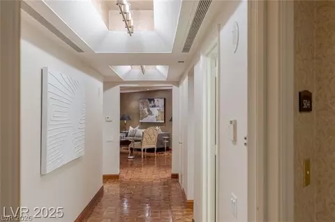 2877 Paradise Rd #504, Las Vegas, NV 89109