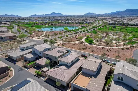 View/Area - 1000 E Sunset Rd, Henderson, NV 89011 photo 3 of 10