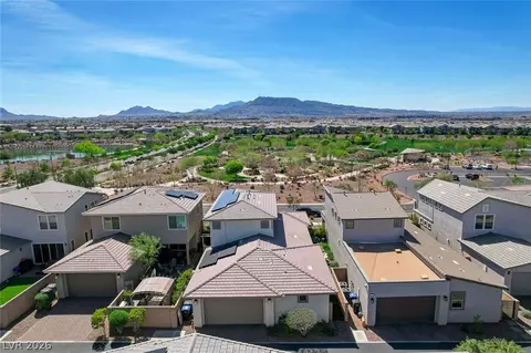 View/Area - 1000 E Sunset Rd, Henderson, NV 89011 photo 2 of 10