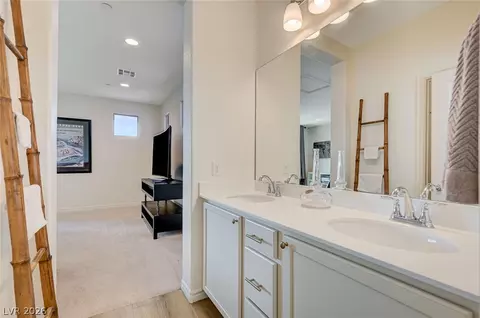 Entry Way - 1000 E Sunset Rd, Henderson, NV 89011 photo 3 of 6