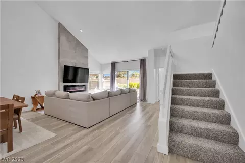 6940 Emerald Springs Ln, Las Vegas, NV 89113