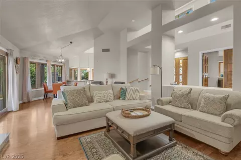 7176 Mission Hills Dr, Las Vegas, NV 89113