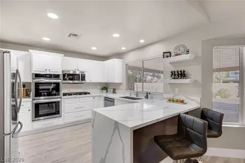 8740 Smokey Dr, Las Vegas, NV 89134