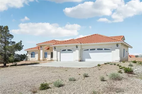 2180 Iroquois Ave, Pahrump, NV 89048