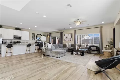 7656 Albright Peak Dr, Las Vegas, NV 89166