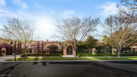 7 Chalk Hill Ct, Las Vegas, NV 89141