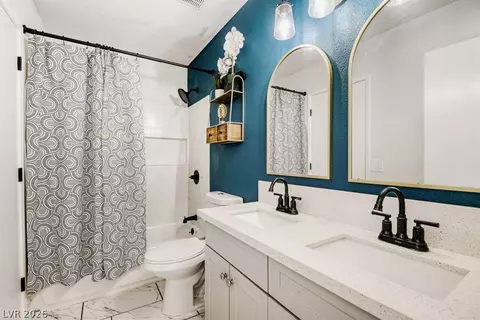5091 Village Dr, Las Vegas, NV 89142