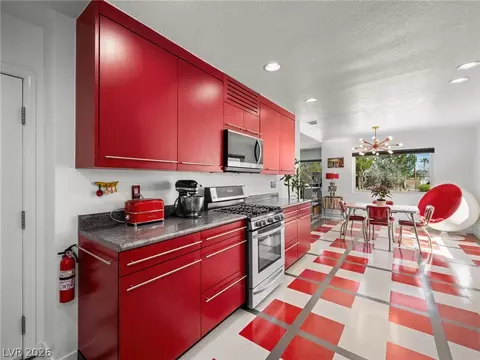 1800 Cochran St, Las Vegas, NV 89104