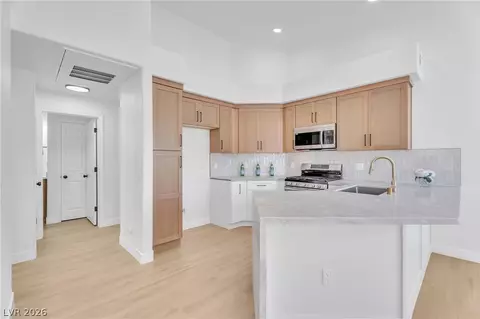 5225 W Reno Ave #210, Las Vegas, NV 89118