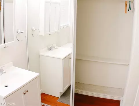 Bath - 370 Main St, Caliente, NV 89008 photo 2 of 5