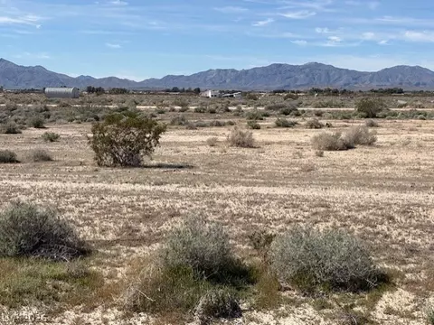 820 N Frontage Rd, Pahrump, NV 89060