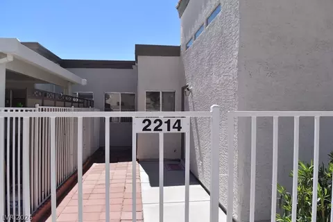 2214 Pebble Creek Ln, Laughlin, NV 89029