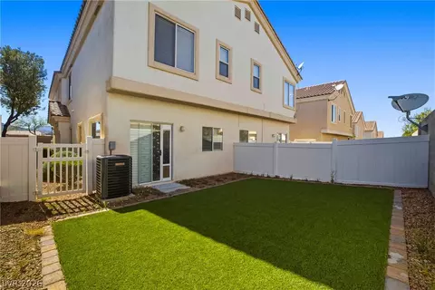 2582 Lazy Saddle Dr, Henderson, NV 89002