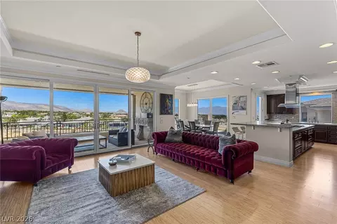 9212 Tesoras Dr #402, Las Vegas, NV 89144