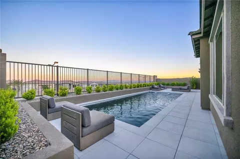 132 Springbough Ln, Las Vegas, NV 89138
