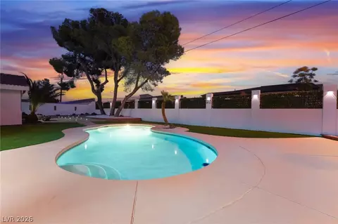 611 E Fairway Rd, Henderson, NV 89015