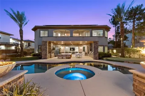 712 Canyon Greens Dr, Las Vegas, NV 89144