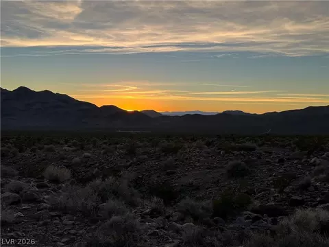 560 W Ohio Rd, Pahrump, NV 89020