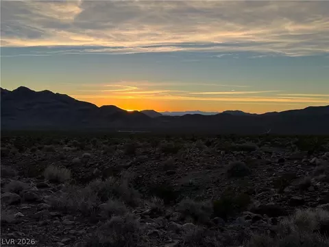 560 W Ohio Rd, Pahrump, NV 89020