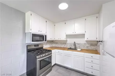 2520 Bulloch St #L, North Las Vegas, NV 89030