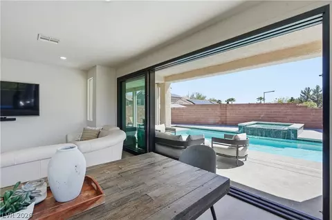 11063 Pegasus Dr, Las Vegas, NV 89135