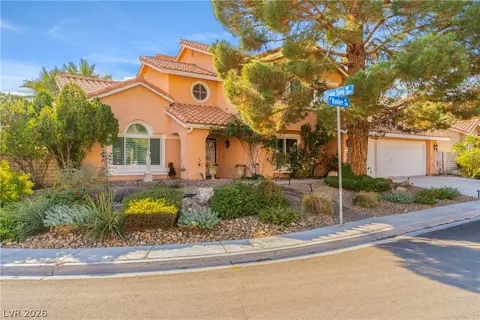 911 Nawkee Dr, North Las Vegas, NV 89031