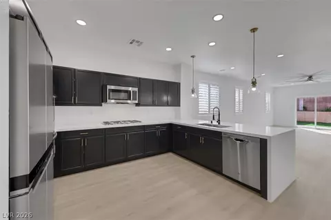 7035 Thistle Ridge St, Las Vegas, NV 89166