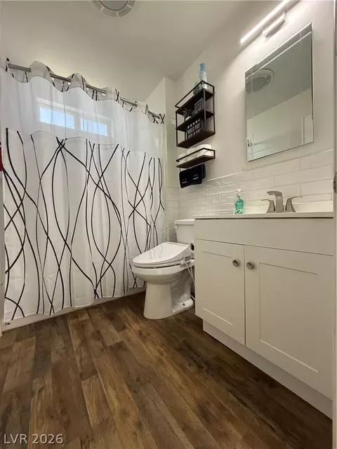 Bath - 945 Murry St, Ely, NV 89301 photo 1 of 1
