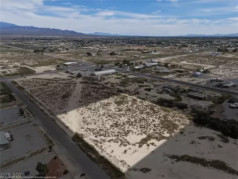 2161 W Larsen Dr, Pahrump, NV 89060