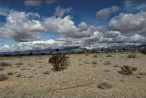 2220 E Ironhorse St, Pahrump, NV 89048