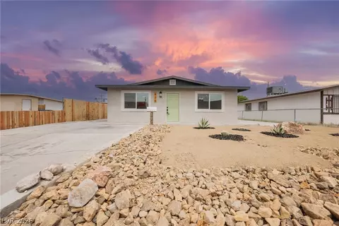 826 Hart Ave, Las Vegas, NV 89106