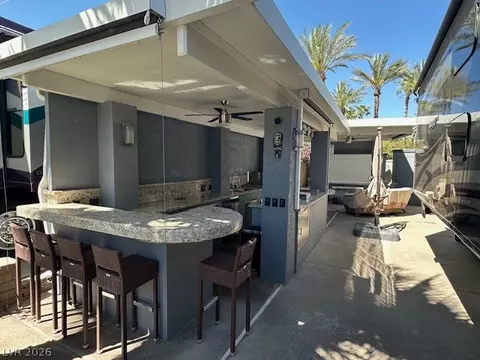 8175 Arville St #160, Las Vegas, NV 89139