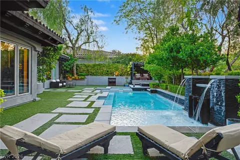 24 Panorama Crest Ave, Las Vegas, NV 89135