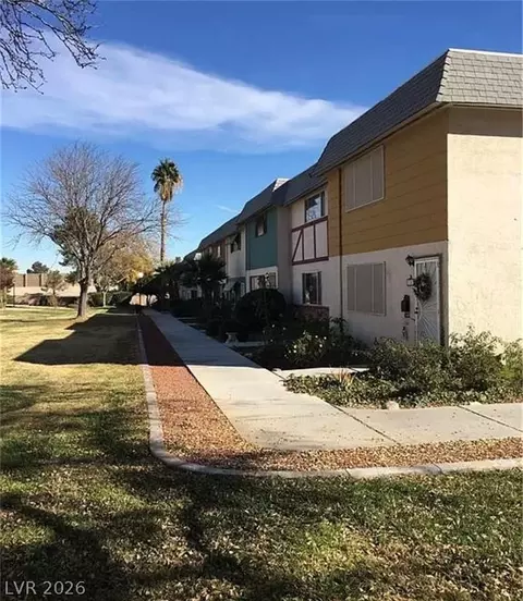 146 Greenbriar Townhouse Way, Las Vegas, NV 89121
