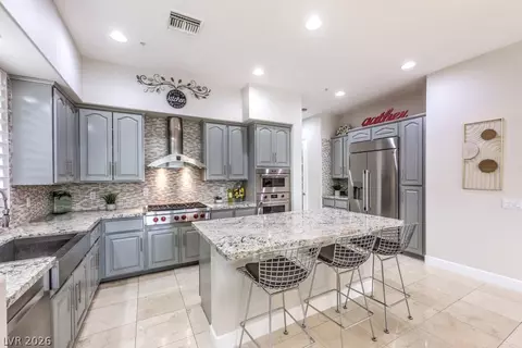 14 Brandermill Dr, Henderson, NV 89052