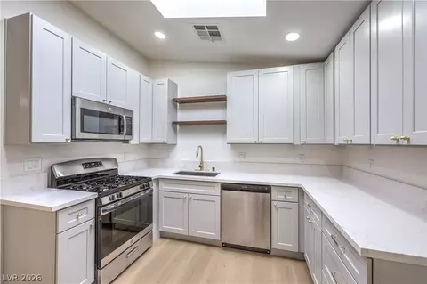 2405 Daisy Hill Ave, Las Vegas, NV 89106