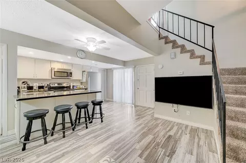 1016 Willow Tree Dr #B, Las Vegas, NV 89128