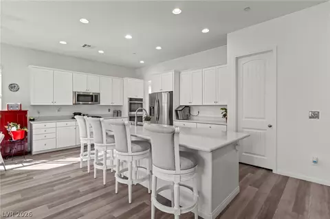 Kitchen - 335 Silva Pl, Henderson, NV 89011 photo 3 of 5