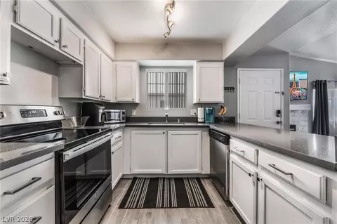 2725 S Nellis Blvd #2027, Las Vegas, NV 89121
