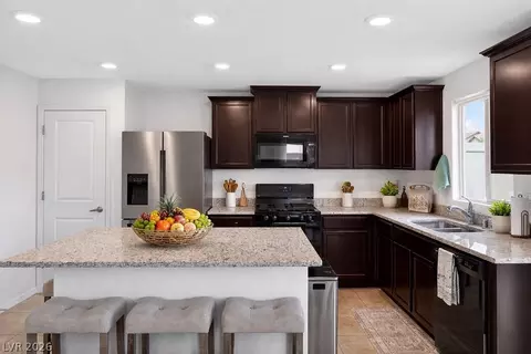 5196 Clatsop St, Las Vegas, NV 89122